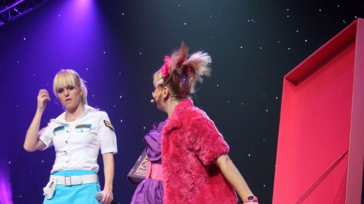 Josje Huisman op het podium tijdens haar eerdere K3-periode