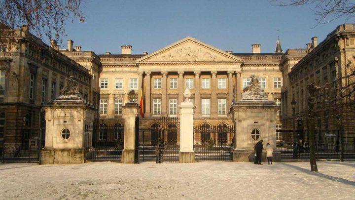 Het Paleis der Natie in Brussel; archieffoto van het parlementsgebouw